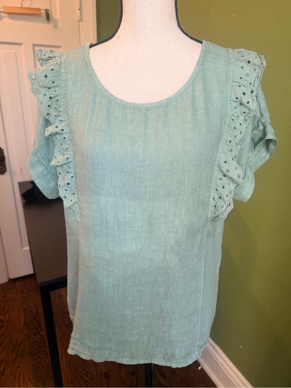 Terzo Millennio Small Women’s Mint green Ruffle Eyelet Sleeve Blouse Small